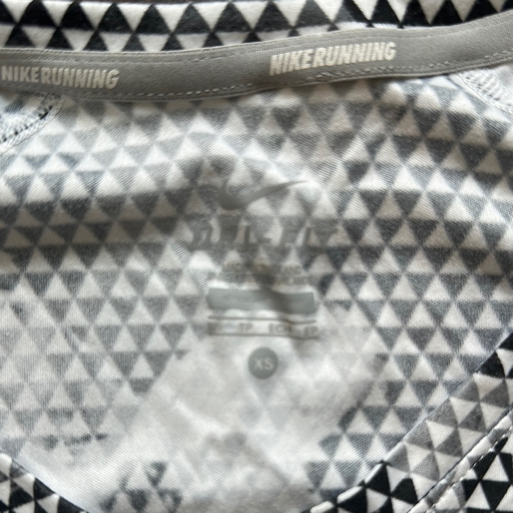 Nike Running Black and White Floral Women's Top - Picture 2 of 3